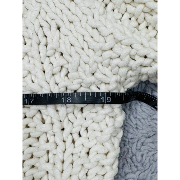 J. CREW ‘KNIT BY HAND’ IVORY CHUNKY KNIT SWEATER SZ MEDIUM - Picture 7 of 9